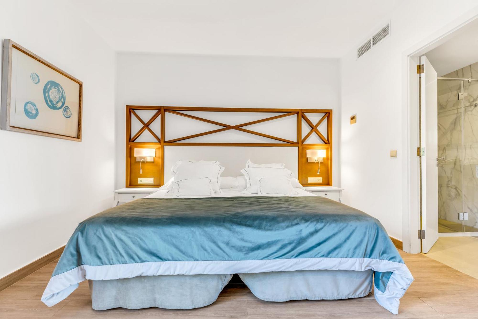Double or Twin Room Sea View