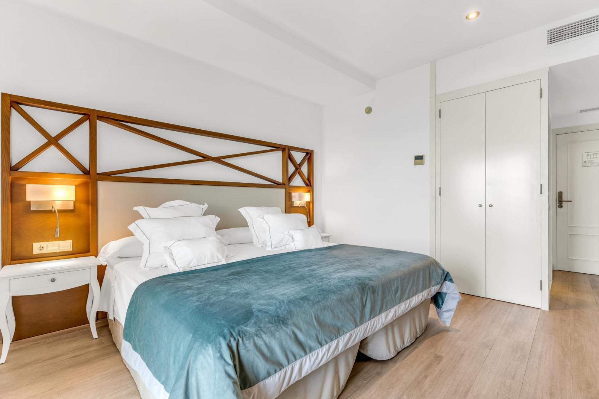 Superior Double or Twin Room Sea View